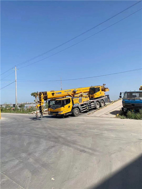 石拐区吊车作业时，可能会产生哪些额外收费项目？