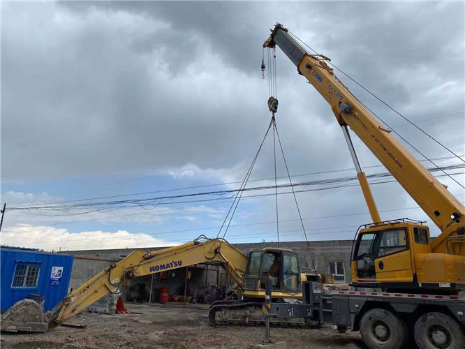 石拐区25吨吊车的工作半径是多少？