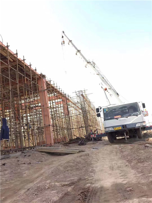 石拐区吊车作业的安全注意事项有哪些？